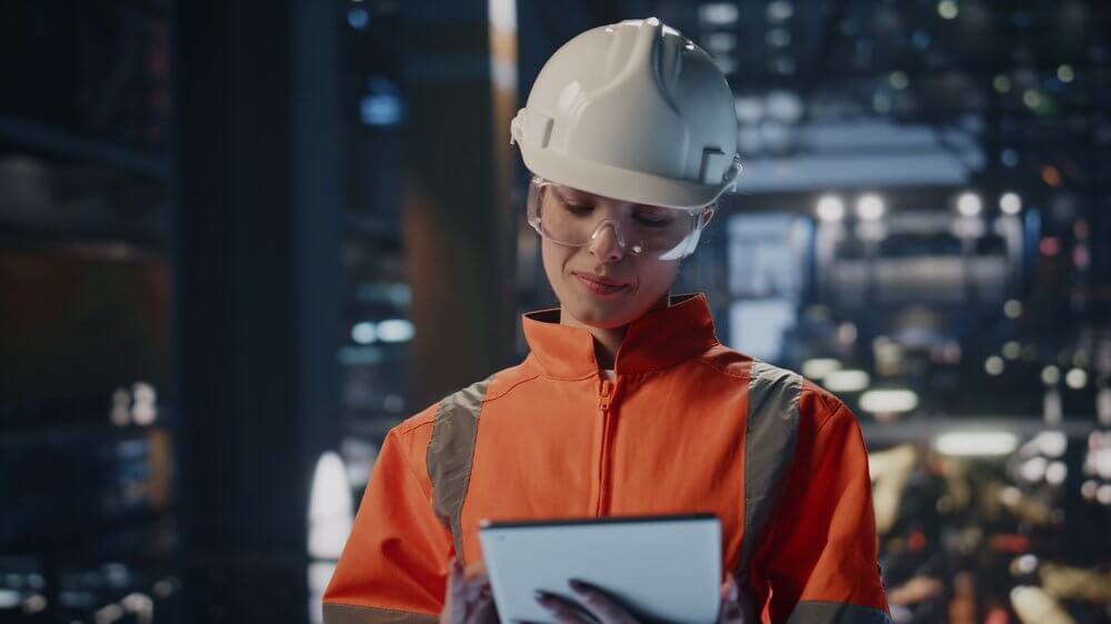 Best OEE Software for Optical Lens Manufacturing (2026)