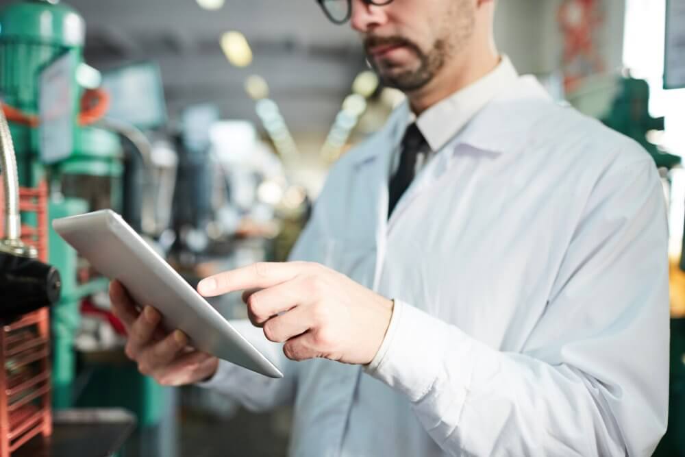 5 Best CMMS Software for Chemical Manufacturing (2025)