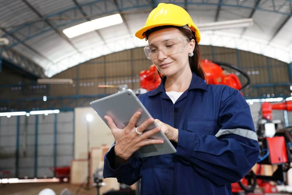 5 Best CMMS Software for Pulp & Paper Manufacturing (2025 Review)