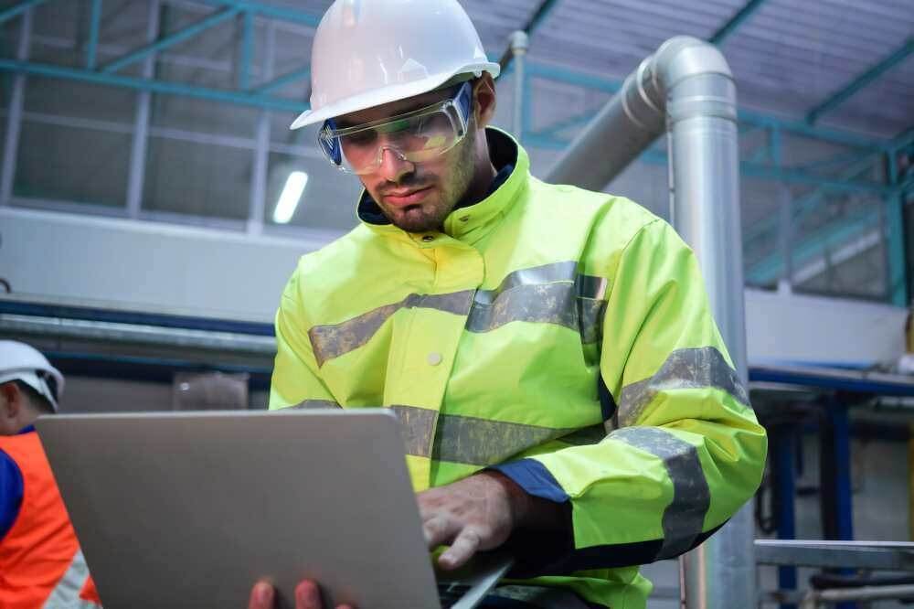 Best CMMS Software for Drywall and Gypsum Board Manufacturing: The 2026 Guide