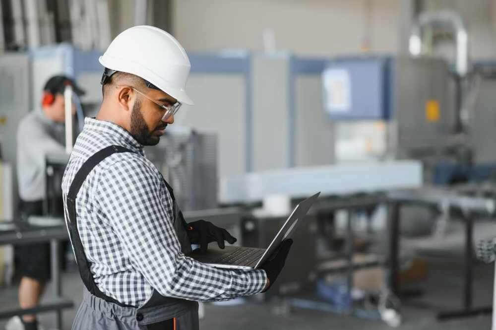 Best CMMS Software for Fiberglass Insulation Manufacturing: The 2026 Guide