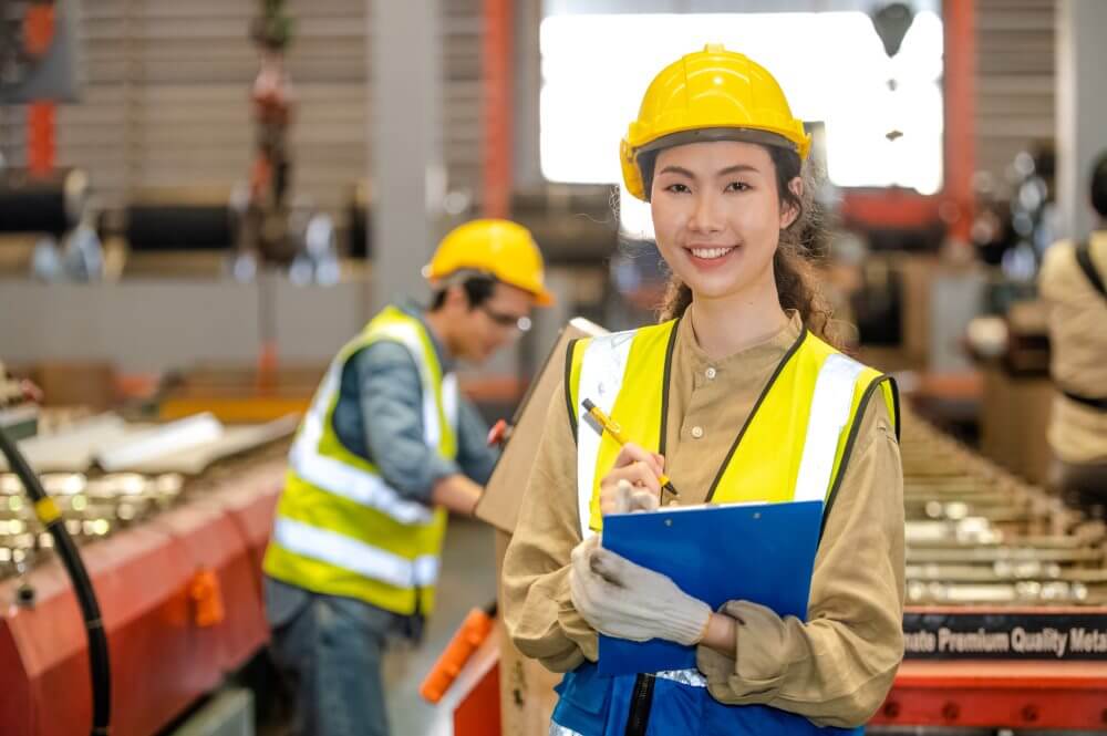 5 Best Integrated OEE and Maintenance Platforms for Global Furniture Manufacturing Groups