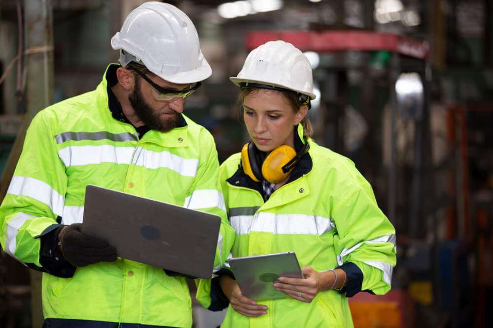 5 Best Integrated OEE and Maintenance Platforms for US Automotive Plastic Injection Molding Groups: 2026 Strategic Review