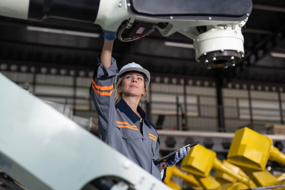 6 Best OEE Software Tools for Aerospace & Defense Manufacturing (2026 Review)