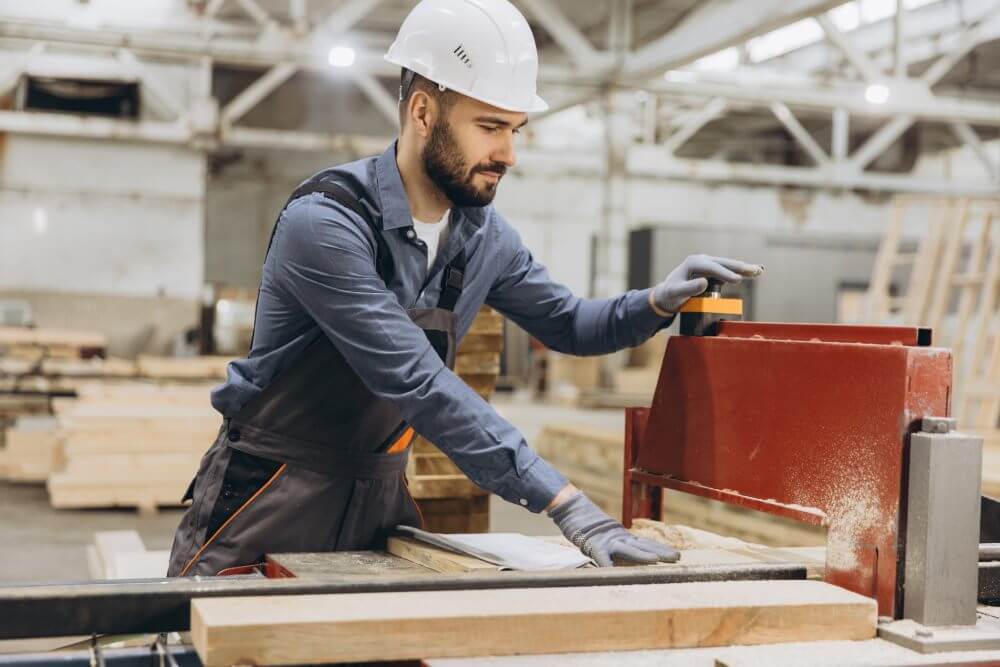 5 Best OEE Software Tools for Building Materials Manufacturing (Concrete, Lumber & Drywall) (2026 Review)