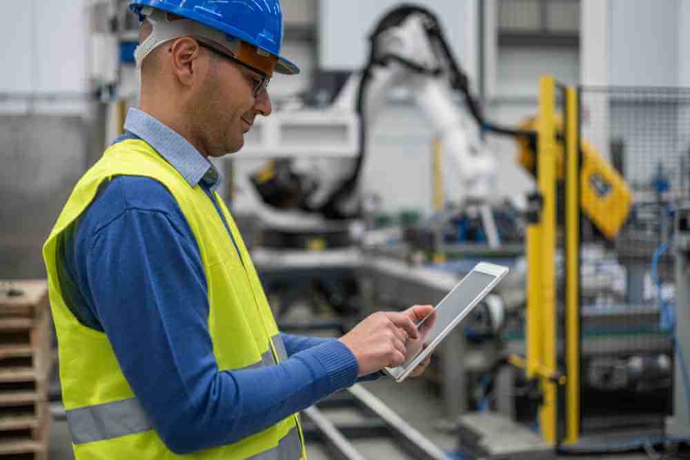 5 Best OEE Software Platforms with Direct PLC & IoT Connectivity (2026 Review)