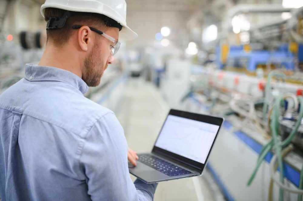 5 Best OEE Software Tools for Real-time Availability Tracking (2026 Review)