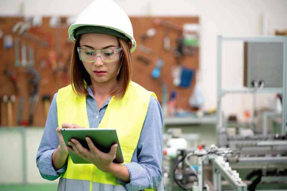 5 Best OEE Software Platforms with Integrated Wrench Time Analytics (2026 Review)