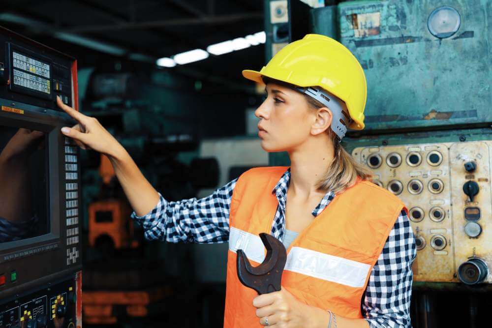 CMMS Software with Digital Machine Manuals in Manufacturing (2026 Guide)