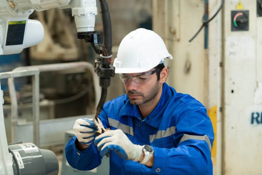 Corrective Maintenance Software: How to Slash MTTR with Rapid Response (2026 Guide)