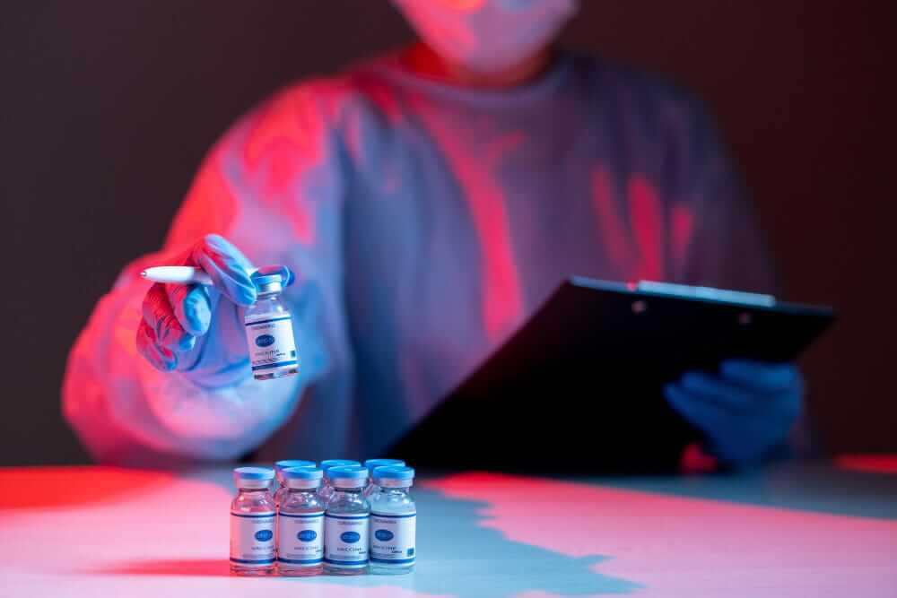 OEE Software for Pharmaceutical Manufacturing: GMP Compliance and Batch Efficiency