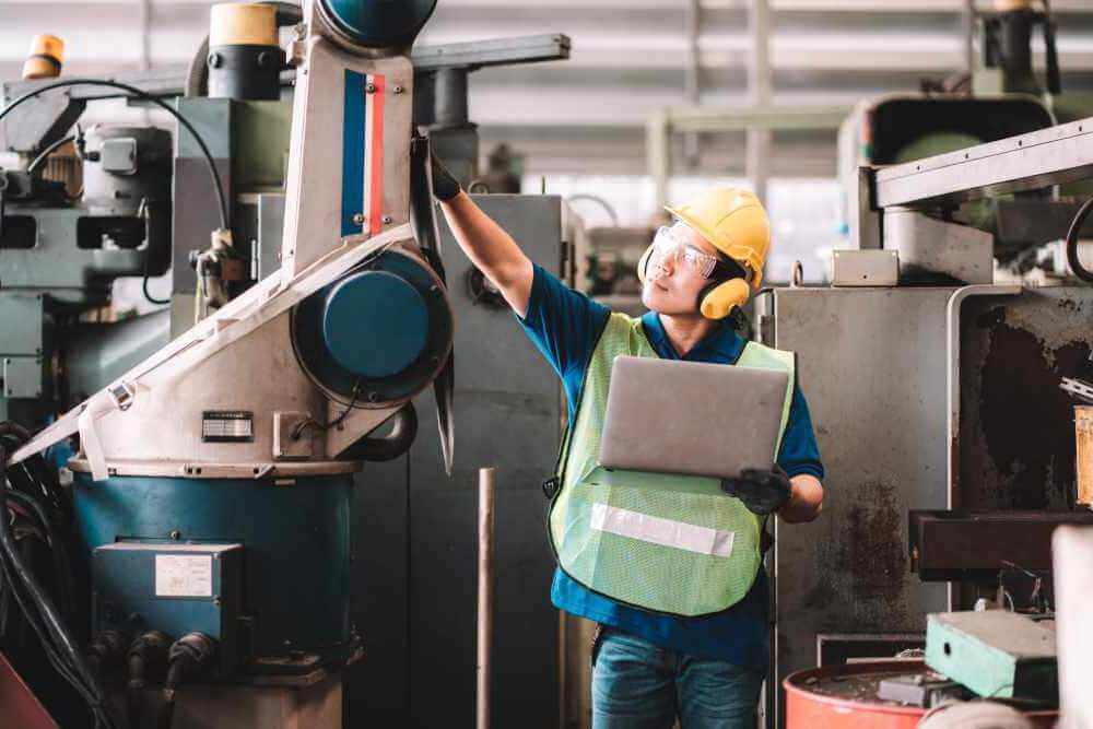 ROI of Machine Connectivity: Choosing the Right Path for OEE + CMMS Integration