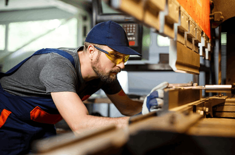 The 90-Day Unplanned Downtime Playbook for Mid-Market Manufacturers