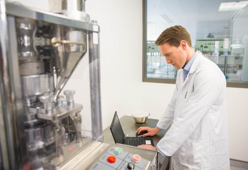 OEE in Pharmaceutical Manufacturing: A Guide to GMP Compliance and Production Efficiency