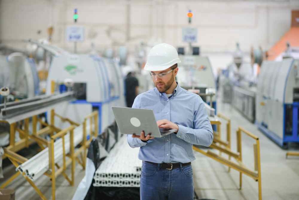 SCADA vs PLC in Manufacturing: What is the Difference? (2026)
