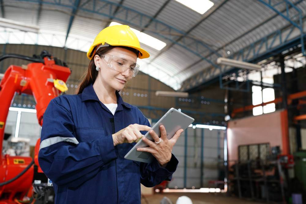 Run-to-Failure vs. Preventive vs. Predictive: The Ultimate Maintenance Strategy Guide (2026)